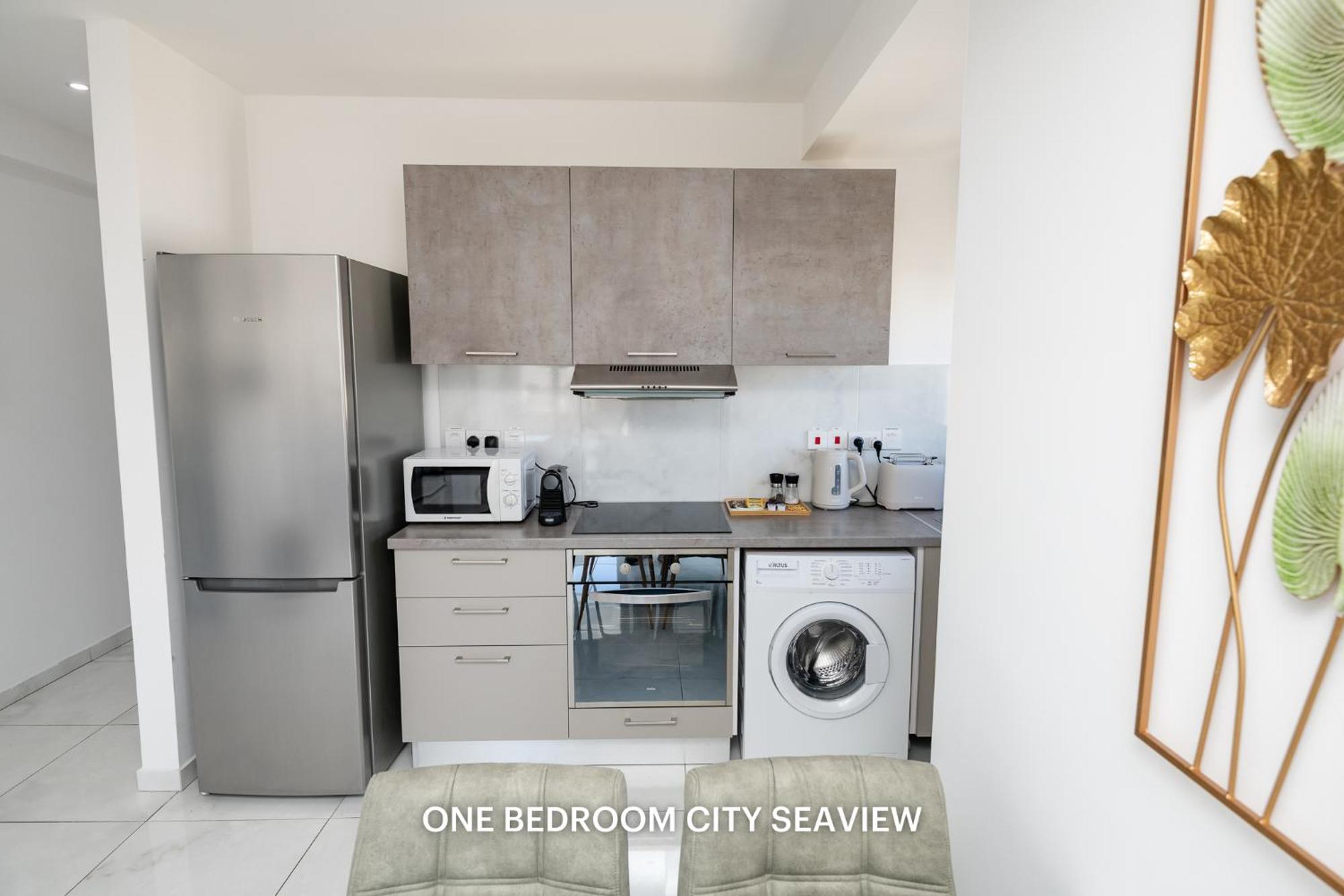 Lazuli Seaview Apartments 2Bdr Larnaca Zewnętrze zdjęcie