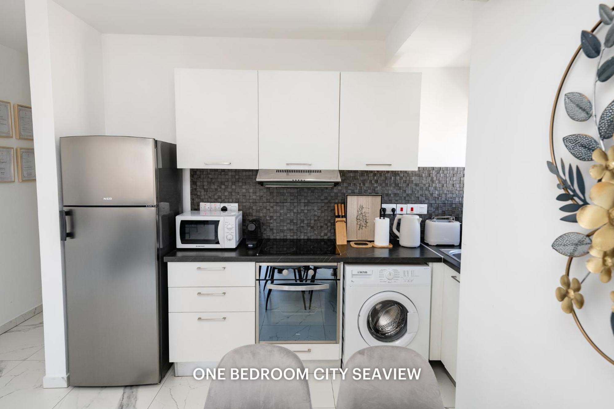 Lazuli Seaview Apartments 2Bdr Larnaca Zewnętrze zdjęcie